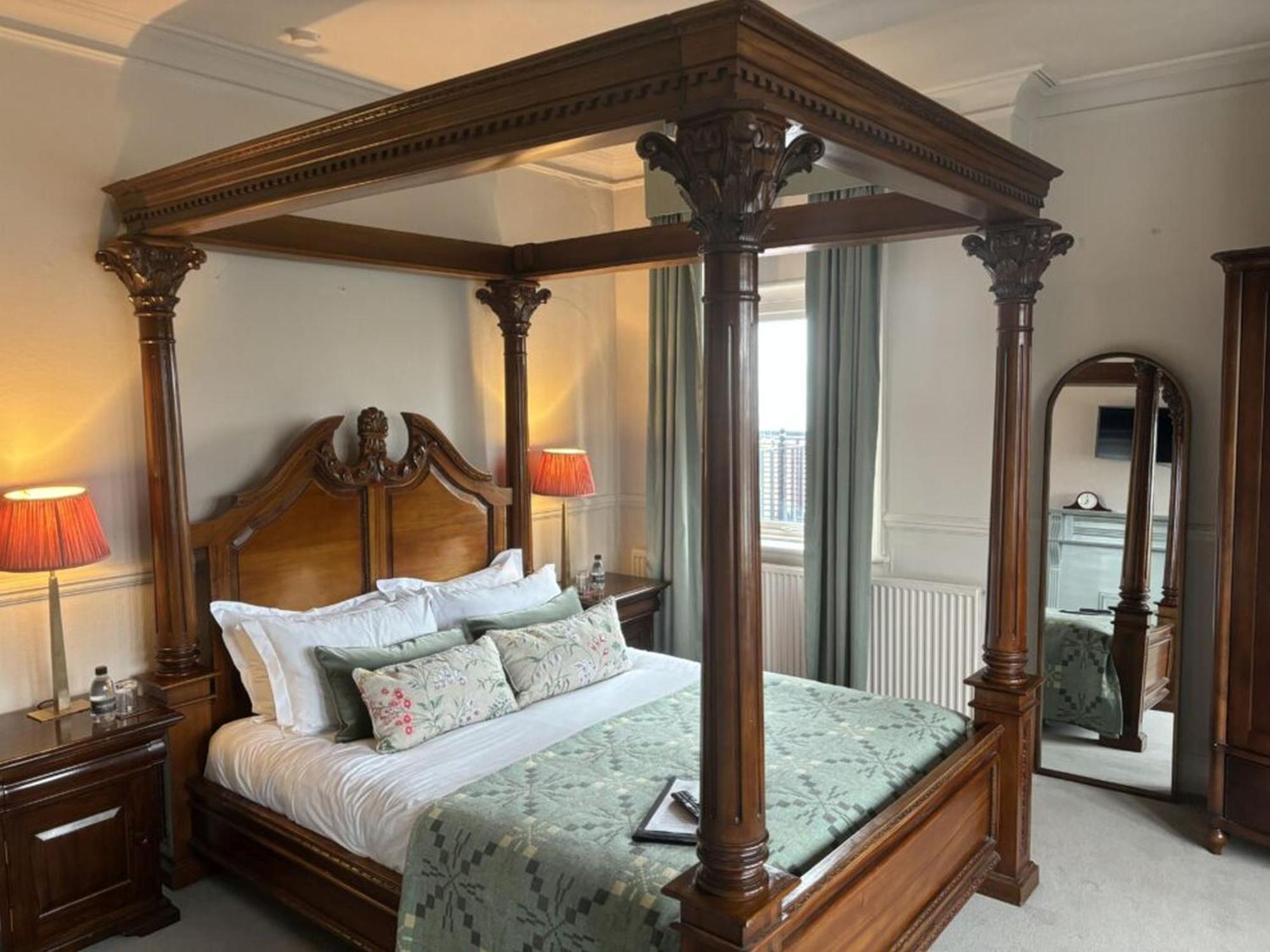 Hotel Victoria Robin Hood's Bay Kültér fotó